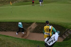 Joaquin Niemann makes 8 on Postage Stamp at 2024 British Open