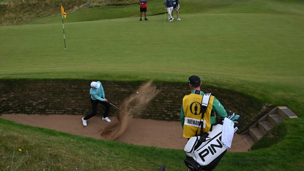 Joaquin Niemann makes 8 on Postage Stamp at 2024 British Open
