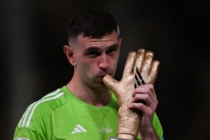 Emiliano Martinez was very close to completing a move to Man United last summer - Man United News And Transfer News