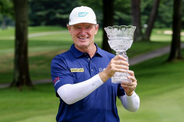 Ernie Els secures first senior major title - Golf News