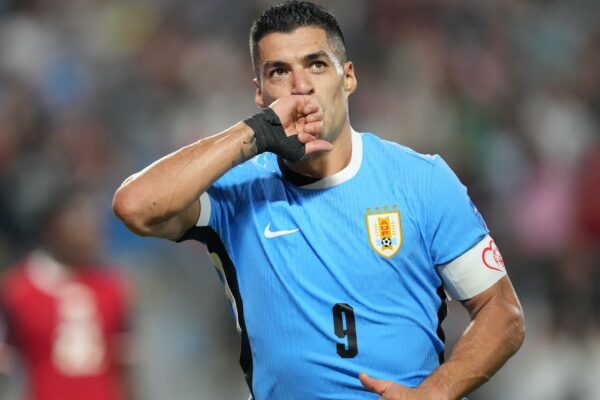 Video: Former Barcelona star saves Uruguay with stoppage time goal against Canada