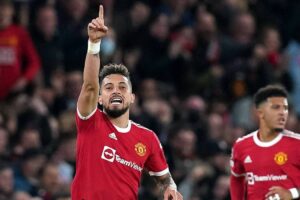 Ex-Man United star Alex Telles "considering accepting proposal" to make return to Europe - Man United News And Transfer News