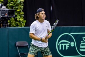 Liam Draxl prepares for a return in practice. He is playing this week at the ITF event in Laval, QC.