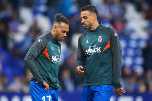 Leicester make offer for striker