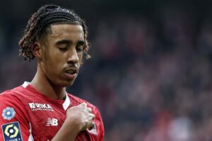 Leny Yoro passes Man United medical, player set to sign his contract tomorrow morning - Man United News And Transfer News