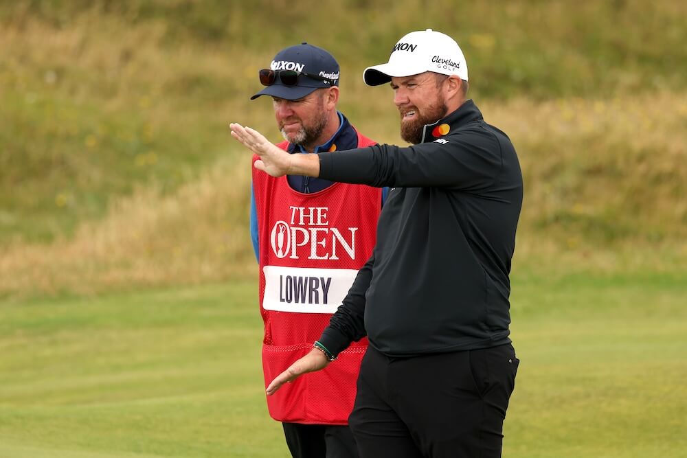 Lowry takes one on chin, bounces back to lead Open