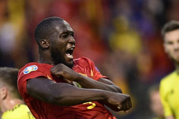 Manchester United considering Romelu Lukaku as potential option instead of Joshua Zirkzee – Latest Updates on Man United’s Transfer Targets Manchester United eyeing Romelu Lukaku as an alternative to Joshua Zirkzee - Man United News And Transfer News