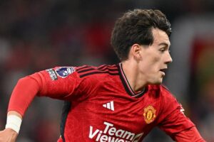 Manchester United "in talks" with Greek club Panathinaikos over transfer of Facundo Pellistri - Man United News And Transfer News