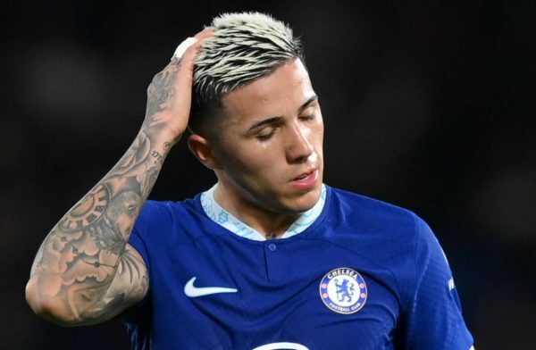 Mascherano Comes to Defense of Chelsea Player Fernandez Amid Racism Controversy Chelsea Midfielder Enzo Fernandez