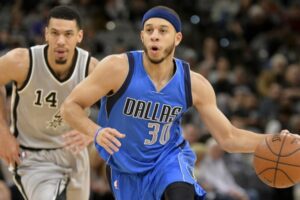 Seth_Curry_Mavericks_2017_AP