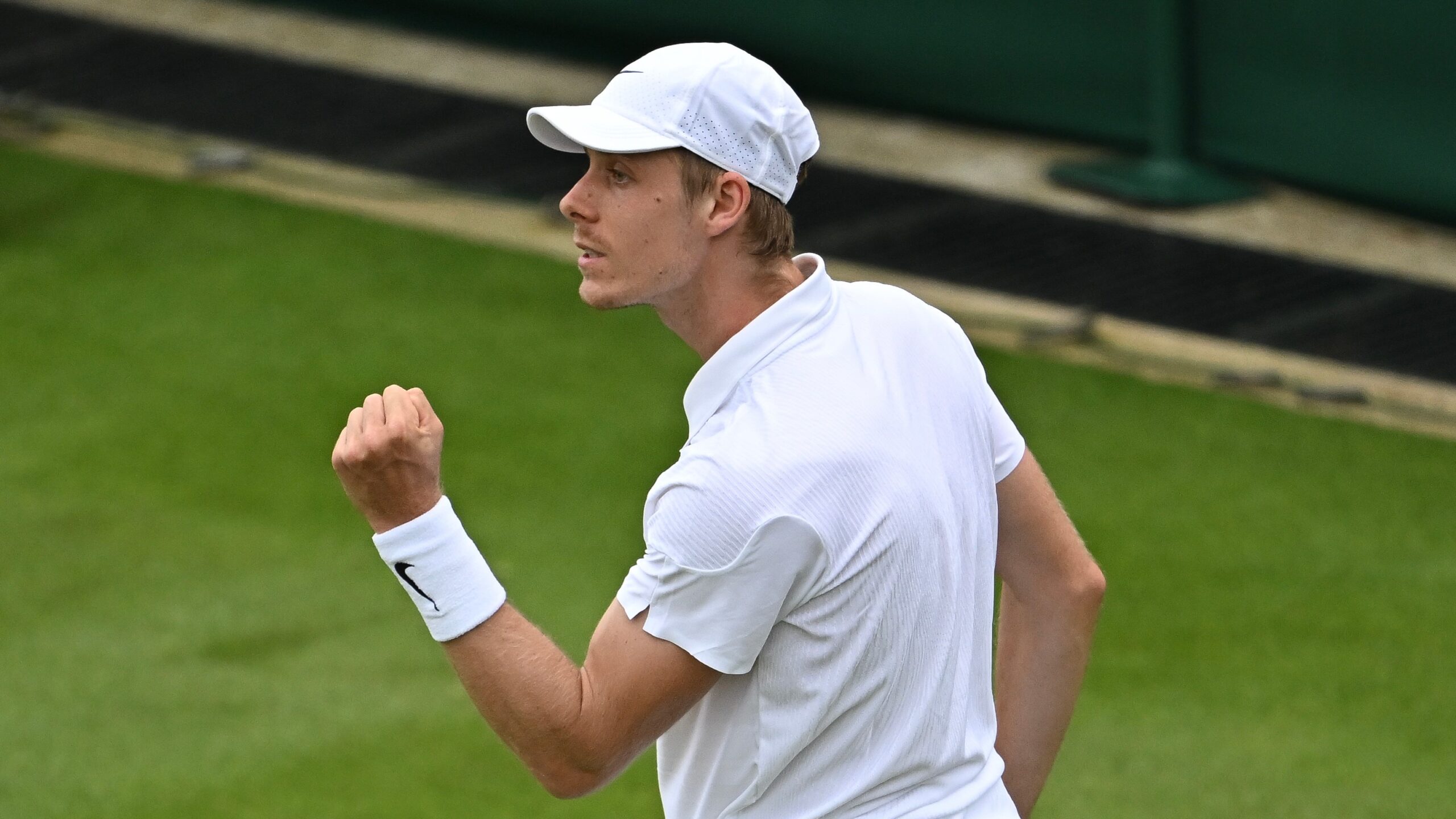 Shapovalov Denies Altmaier Comeback to Advance at Wimbledon, FERNANDEZ FALLS TO WOZNIACKI