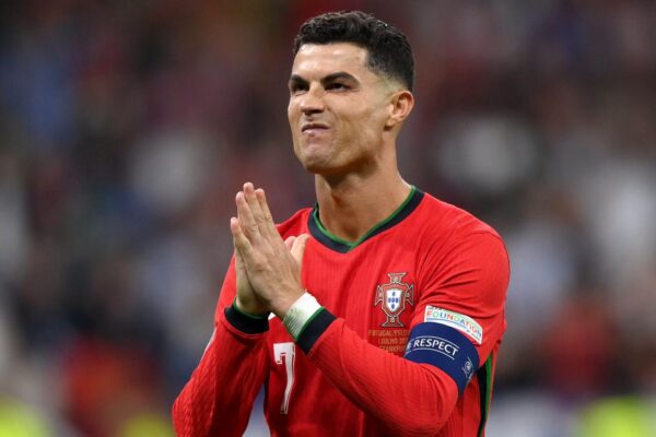 Cristiano Ronaldo Apologizing To Fans