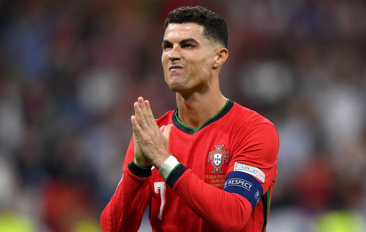 Cristiano Ronaldo Apologizing To Fans