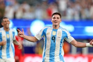 Video: Man City star catches Canada napping to score Argentina's opening goal