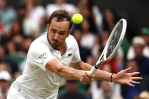Wimbledon | Medvedev grabs his chances and puts out Sinner
