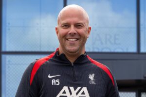 Liverpool seriously considering move for Valencia's Giorgi Mamardashvili