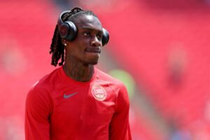 Xavier Worthy Shows Off Wild Basketball Trick Shot