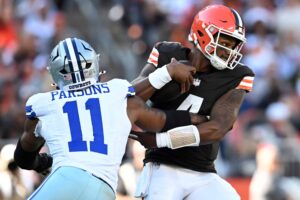 Browns Player Says Deshaun Watson Was 'A Warrior' On Sunday