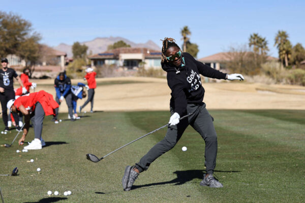 WATCH: Is Snappy Gilmore the world's best one-handed striker of a golf ball?