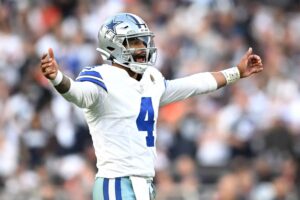 Dak Prescott's Girlfriend Sends Message After Contract Extension