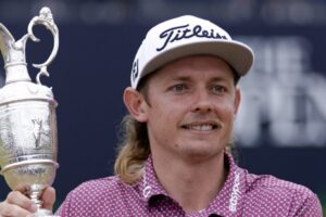 WATCH: Cameron Smith showcases incredible ability with perfect shot off cart path