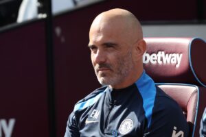 "Who is defending? Me?" - Enzo Maresca gives bizarre responds to Chelsea fan calls