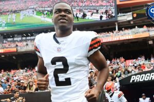 Cleveland Browns wide receiver Amari Cooper (2) before the game against the Green Bay Packers at Cleveland Browns Stadium. Should you start Amari Cooper or Jerry Jeudy in fantasy football? Mandatory Credit: Ken Blaze-Imagn Images