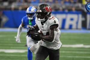 Chris Godwin and Zay Flowers are off to strong starts this season. Which wide receiver should fantasy managers start in Week 3?