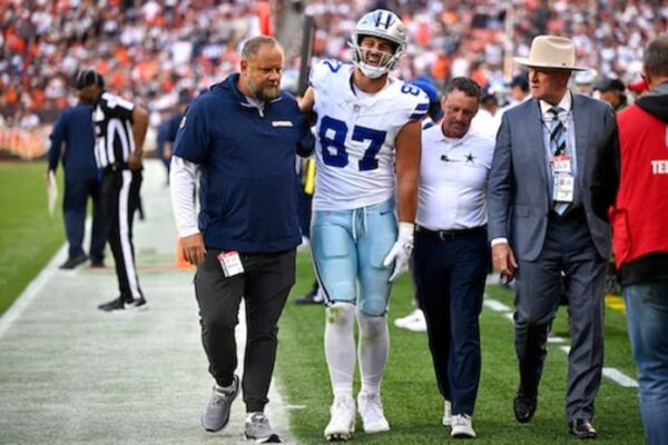 Dallas Cowboys’ tight end Jake Ferguson being evaluated on a week-to-week basis for bone bruise and MCL sprain injury Jake Ferguson injury pic