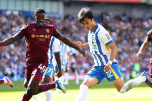 Former Manchester United academy star Axel Tuanzebe praised for start to life back in the Premier League - Man United News And Transfer News