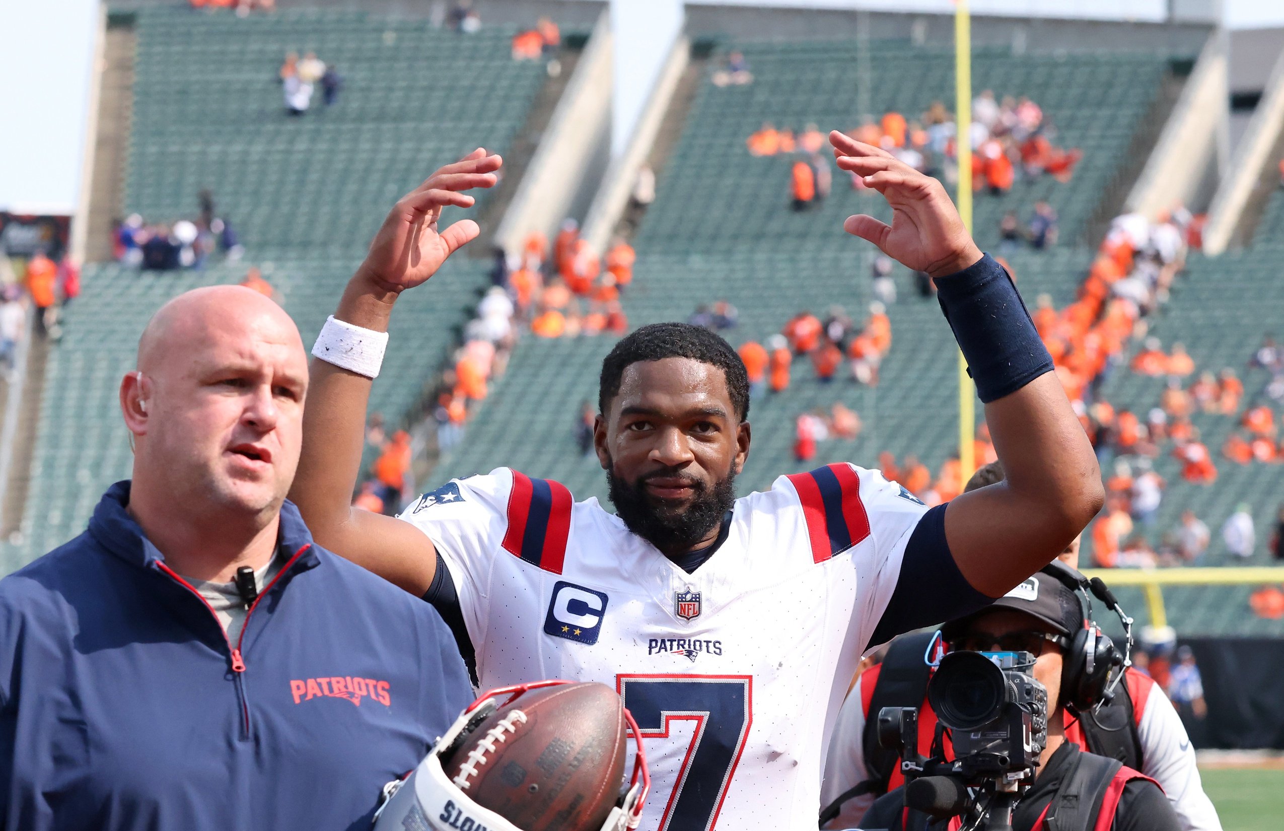 New England Patriots quarterback Jacoby Brissett celebrates following the win over the Cincinnati Bengals at Paycor Stadium. Mandatory Credit: Joseph Maiorana-Imagn Images