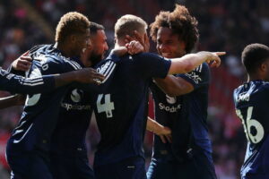 Clever link-up play from Joshua Zirkzee throughout but is lacking killer instinct up top - Man United News And Transfer News