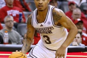 Kansas Guard Shakeel Moore Out 6-8 Weeks With Broken Foot