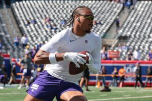 Minnesota Vikings wide receiver Justin Jefferson (18) warms up before the game against the New York Giants at MetLife Stadium. Mandatory Credit: Vincent Carchietta-Imagn Images