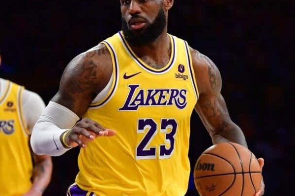 LeBron James Stands by Panthers’ Quarterback Bryce Young Following Benching LeBron James Supports Panthers QB Bryce Young After Benching