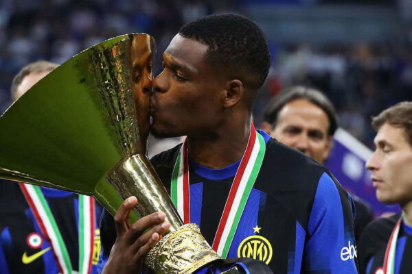 Man United bypassed Inter Milan’s Denzel Dumfries in recent transfer window – Latest Manchester United News and Transfer Updates Manchester United snubbed Inter Milan star Denzel Dumfries this summer - Man United News And Transfer News