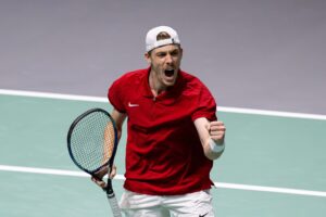 Shapovalov Sends Canada to Davis Cup Final 8 with Win Over Evans