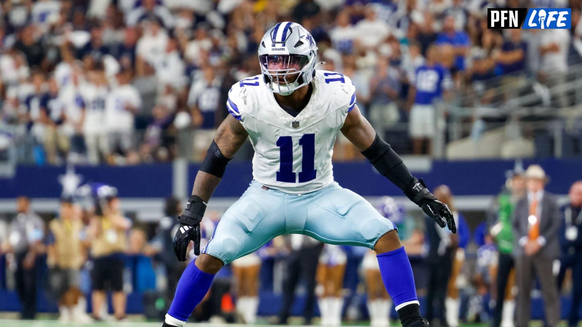 Dallas Cowboys linebacker Micah Parsons (11) drops back in coverage during the fourth quarter against the Baltimore Ravens at AT&T Stadium.