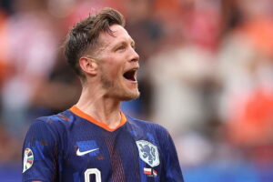 Former Manchester United striker Wout Weghorst involved in training spat with Arsenal's Jurrien Timber - Man United News And Transfer News