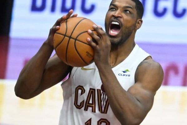 Tristan Thompson Re-Signs with Cavaliers on One-Year Deal Cleveland Cavaliers, Tristan Thompson Agree to One-Year Contract