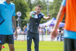 Robin van Persie oversees shocking defeat as coach of Heerenveen this weekend - Man United News And Transfer News