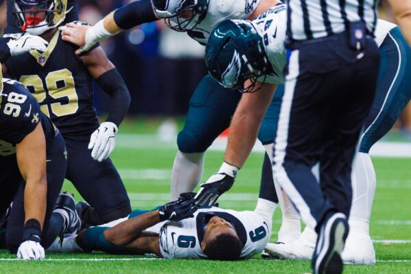 Will DeVonta Smith be on the field for Week 4? Analyzing the Philadelphia Eagles wide receiver’s injury status Sep 22, 2024; New Orleans, Louisiana, USA; Philadelphia Eagles wide receiver DeVonta Smith (6) is injured on a tackle by New Orleans Saints defensive tackle Khristian Boyd (97) during the second half at Caesars Superdome. Mandatory Credit: Stephen Lew-Imagn Images