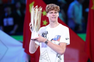 Shanghai | Sinner edges through to title