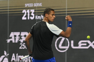 Gabriel Diallo pumps his fist. He enters the Top 100 of the ATP rankings after his finals run in Almaty.