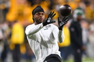 Davante Adams Doesn't Believe 1 Raiders Star Will Be Traded