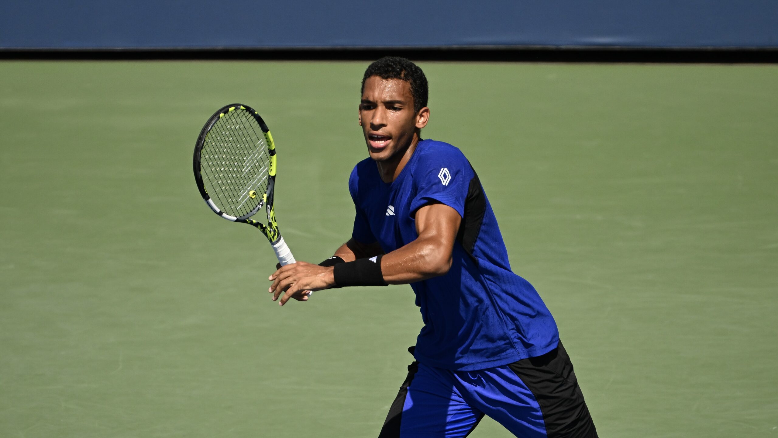 Auger-Aliassime falls to Muller in Shanghai, Shelton stops Shapovalov
