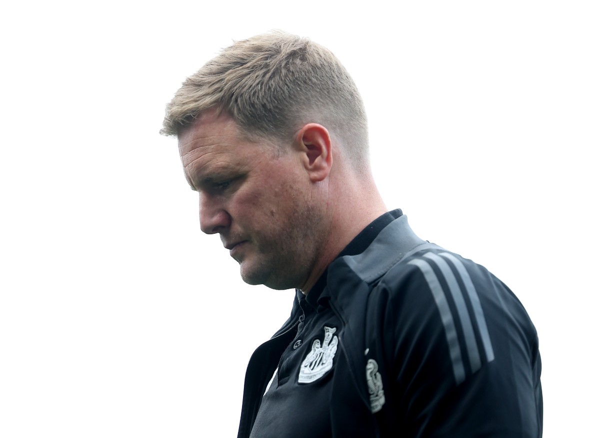 Newcastle fans unhappy with Eddie Howe decision in Brighton defeat