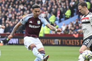 "It's in our minds too": Jonny Evans admits speculation over Erik ten Hag's future is affecting the players - Man United News And Transfer News