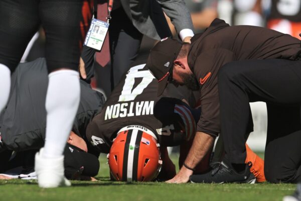 Kelly Stafford Calls for Browns to Ban Fans Cheering After Deshaun Watson’s Injury 'Makes My Blood Boil' - Matthew Stafford’s Wife Kelly Calls for Browns To Ban Every Fan Who Cheered After Deshaun Watson’s Season-Ending Injury