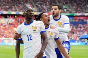 Kolo Muani Seals Win for France